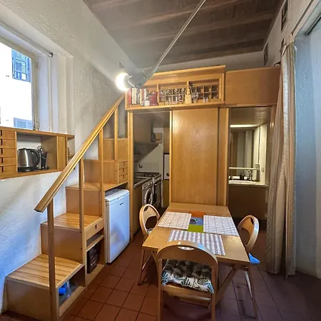 Architect Designed Trendy Flat By Colosseum 아파트 로마
