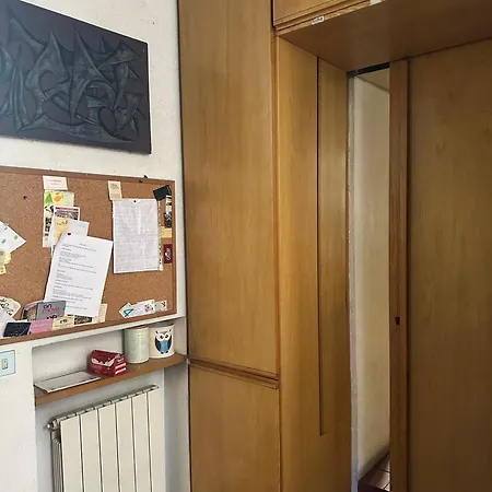 Architect Designed Trendy Flat By Colosseum Roma